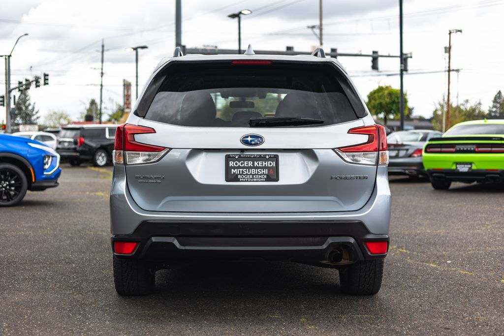 2019 Subaru Forester Premium thumbnail 10