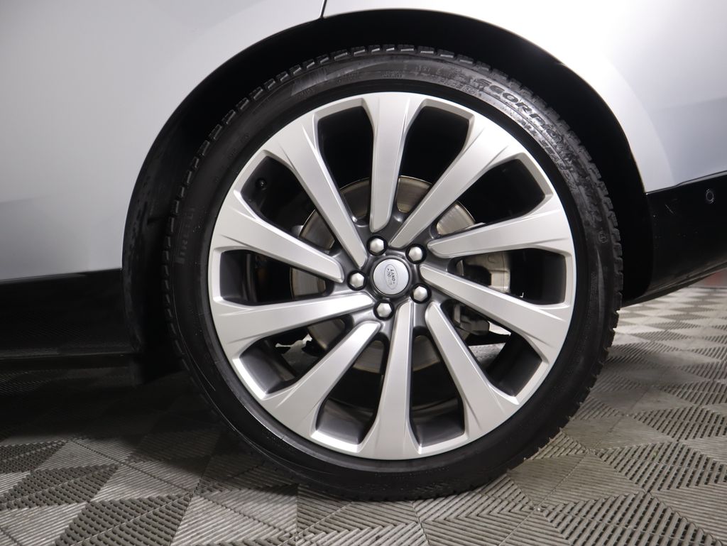 Thumbnail: 2023 Land Rover Range Rover - 32