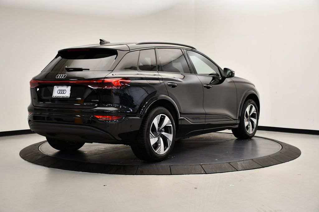 Thumbnail: 2025 Audi Q6 e-tron - 5