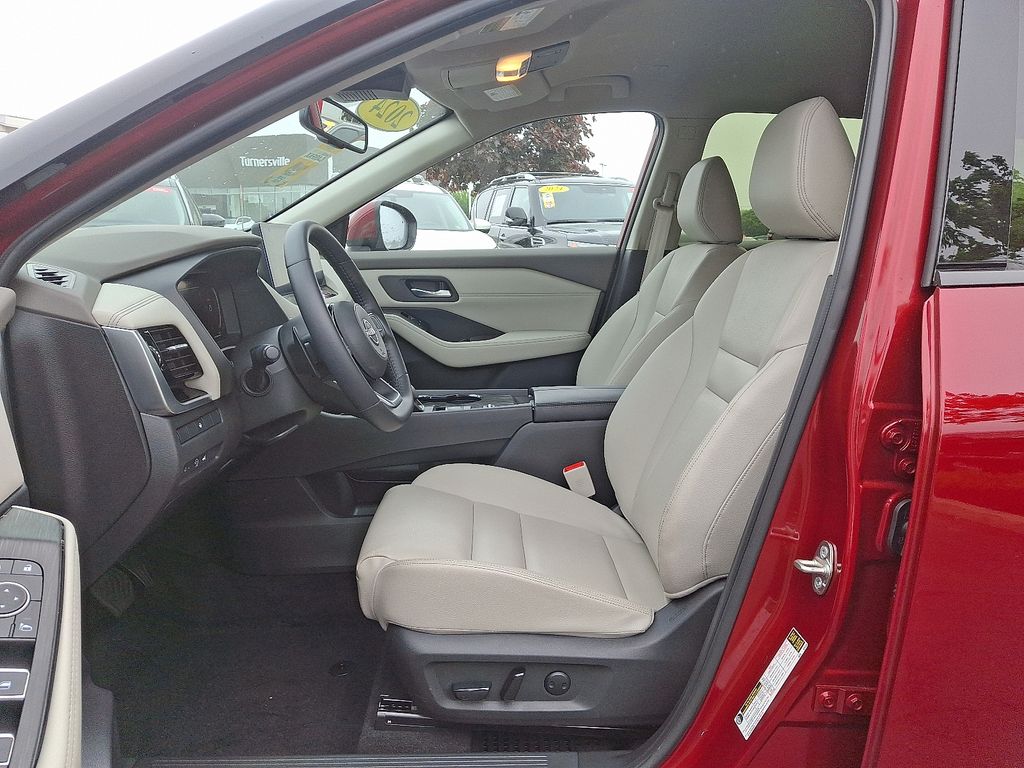 2024 Nissan Rogue SL 14