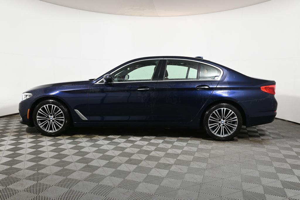 Thumbnail: 2017 BMW 5 Series - 2