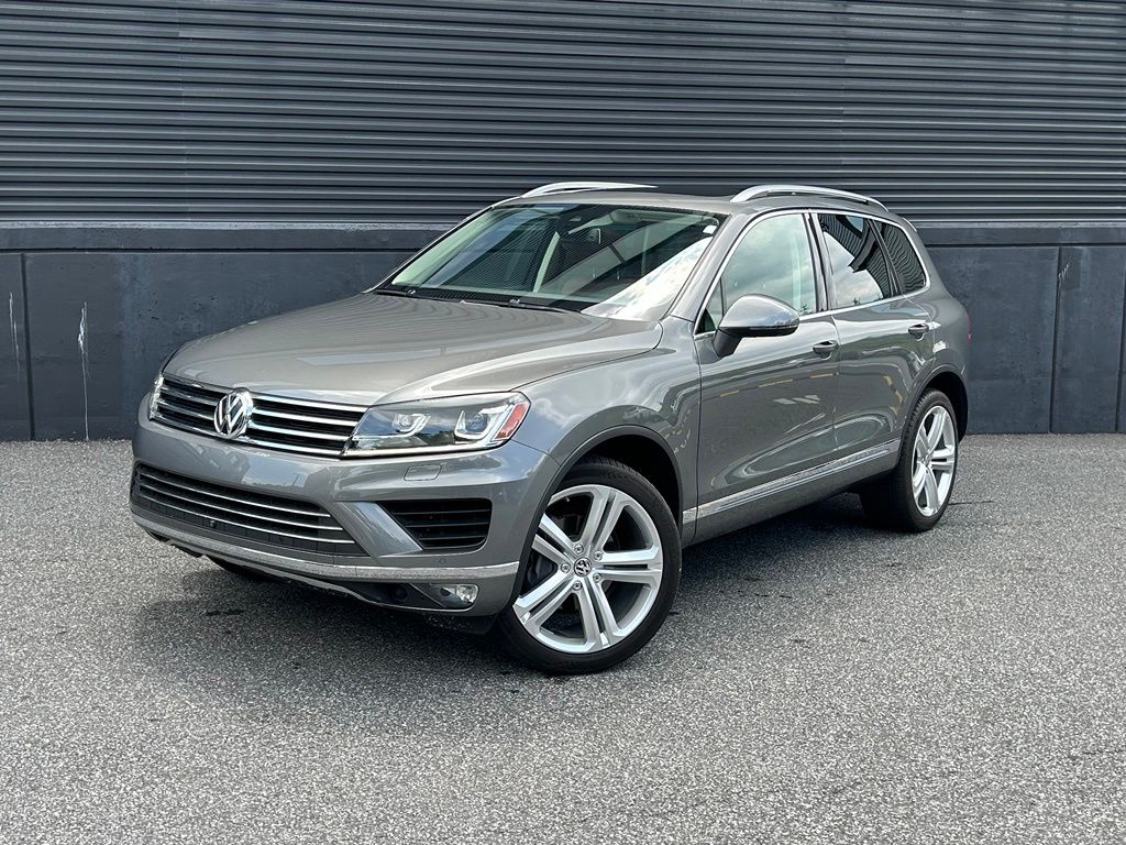 Canyon Gray Metallic 2016 Volkswagen Touareg SUV / Crossover 8-Speed Automatic