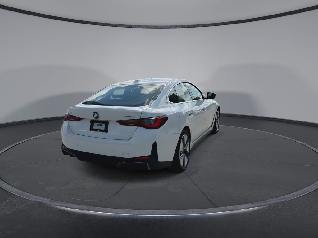 Thumbnail: 2023 BMW i4 - 8