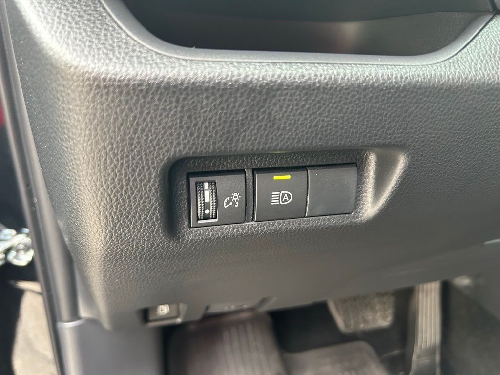 Thumbnail: 2025 Toyota RAV4 - 17