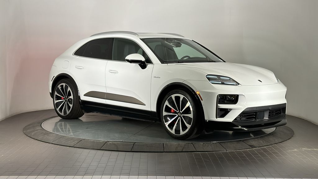 2024 Porsche Macan Turbo 7