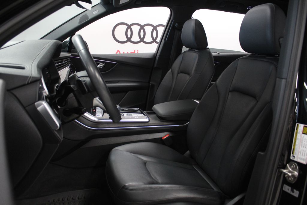 Thumbnail: 2023 Audi Q7 - 12