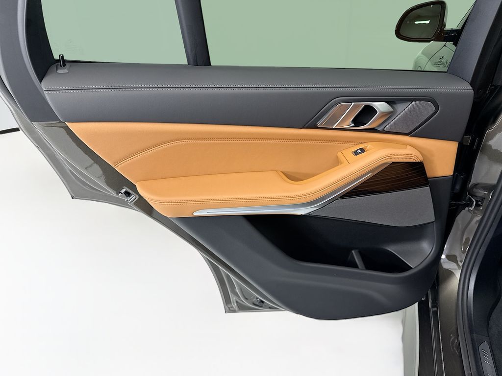 Thumbnail: 2026 BMW X5 - 25