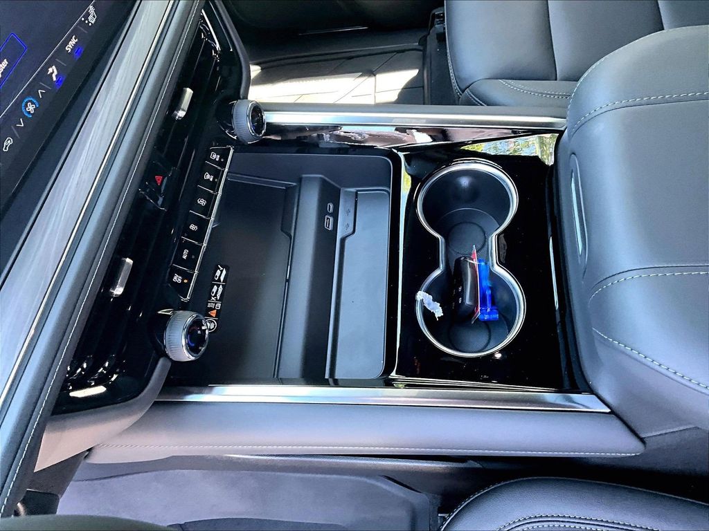 2026 Chevrolet Tahoe — photo 14
