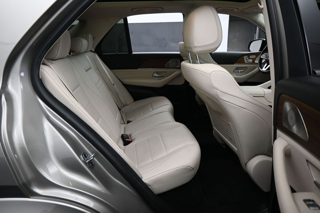 Used 2022 Gold Mercedes-Benz GLE 350 image 41