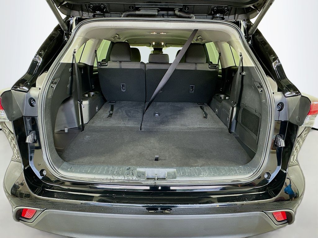 Thumbnail: 2025 Toyota Highlander - 25