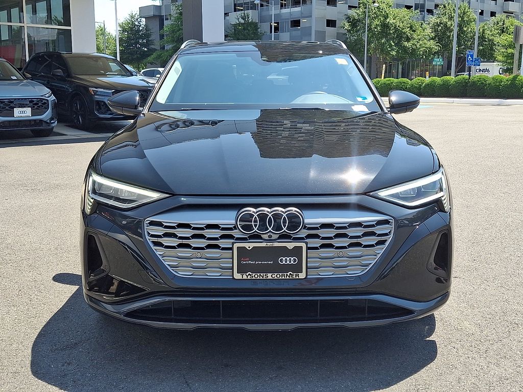Thumbnail: 2024 Audi Q8 e-tron - 2