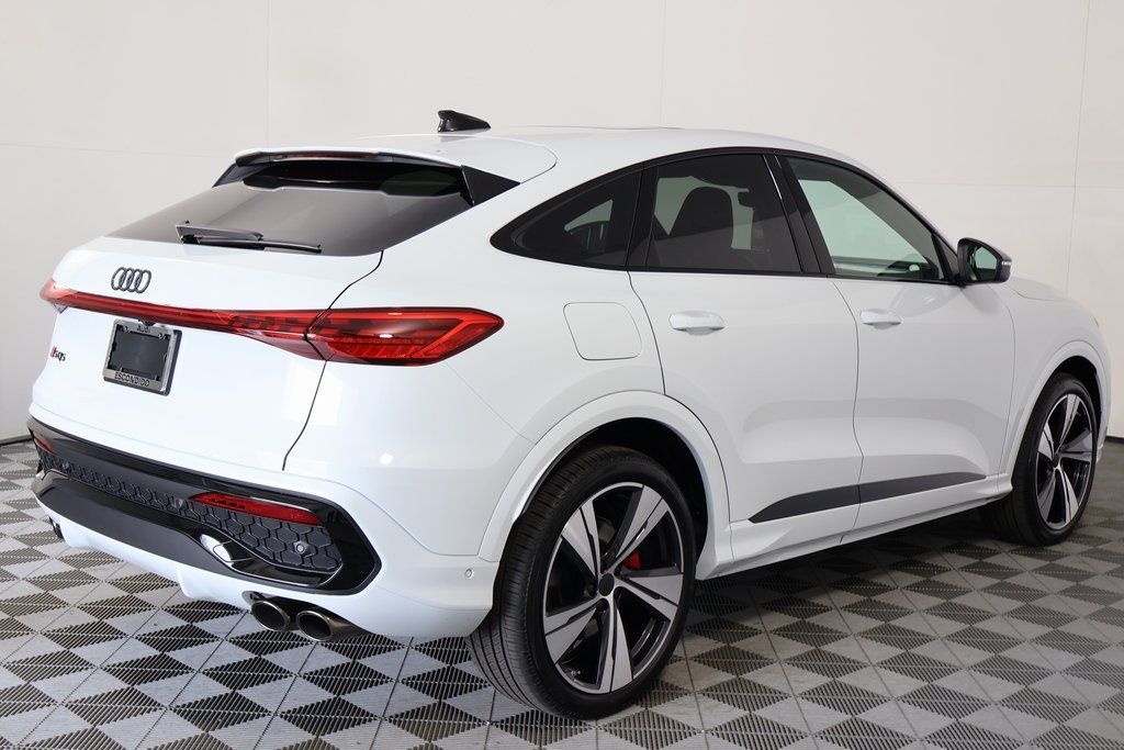 Thumbnail: 2026 Audi SQ5 - 2