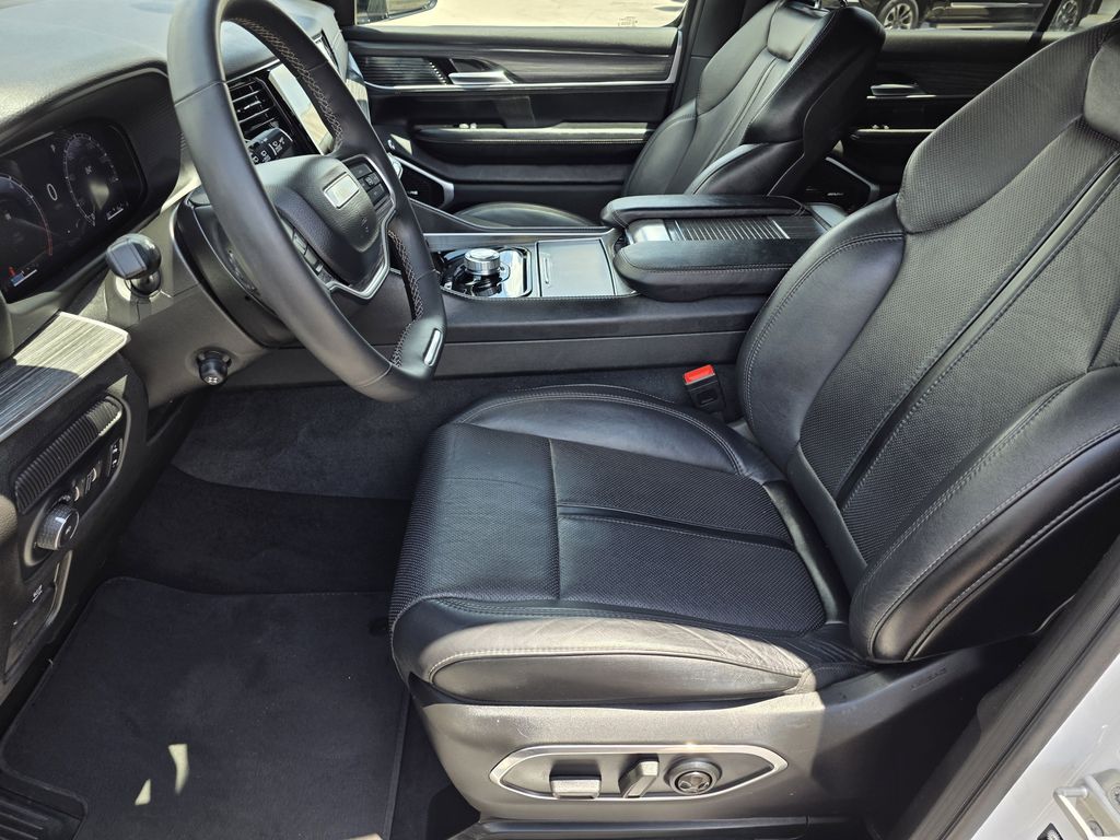 2024 Jeep Wagoneer Series II White at River Oaks CDJR