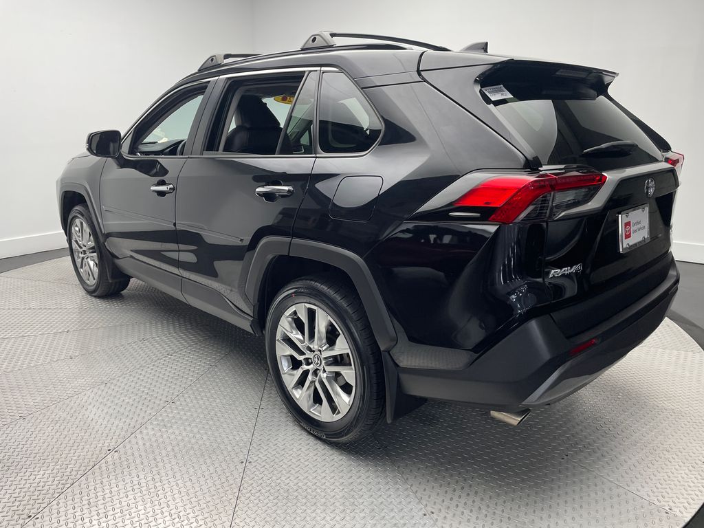 Thumbnail: 2021 Toyota RAV4 - 7