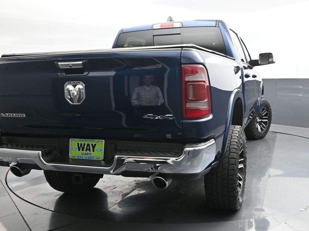 2019 Ram 1500 Laramie Crew Cab 4x4 5'7" Box