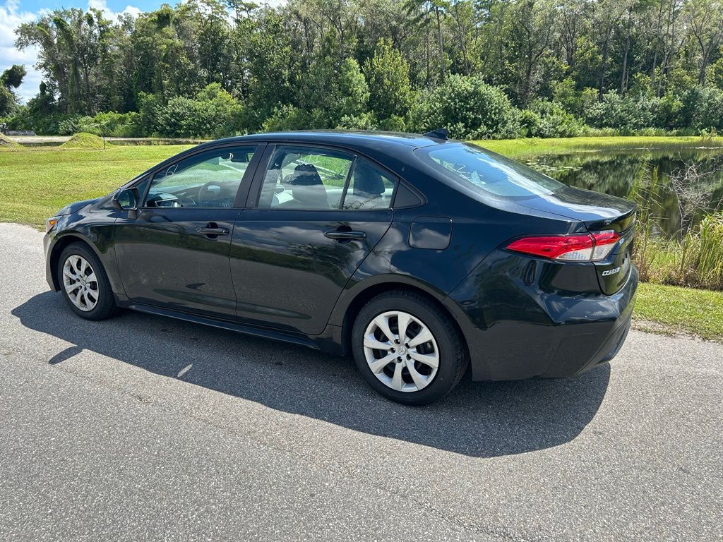 Thumbnail: 2022 Toyota Corolla - 3