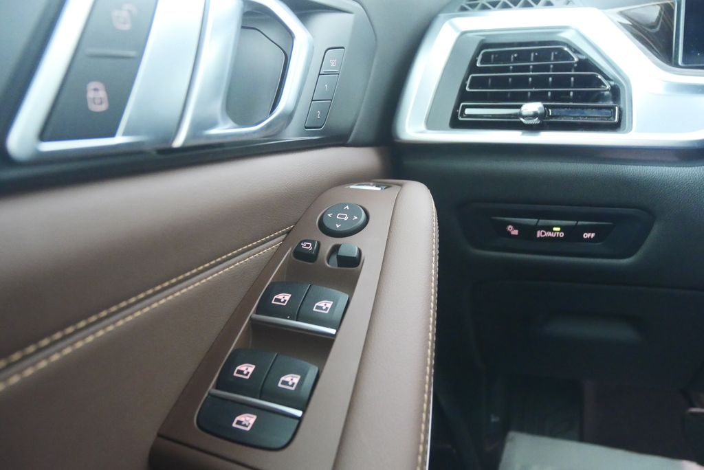 Thumbnail: 2025 BMW X5 - 21