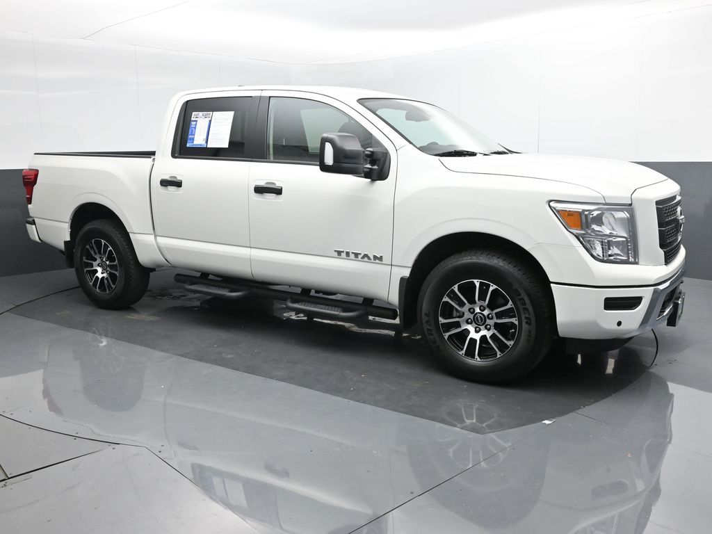 2024 Nissan Titan SV