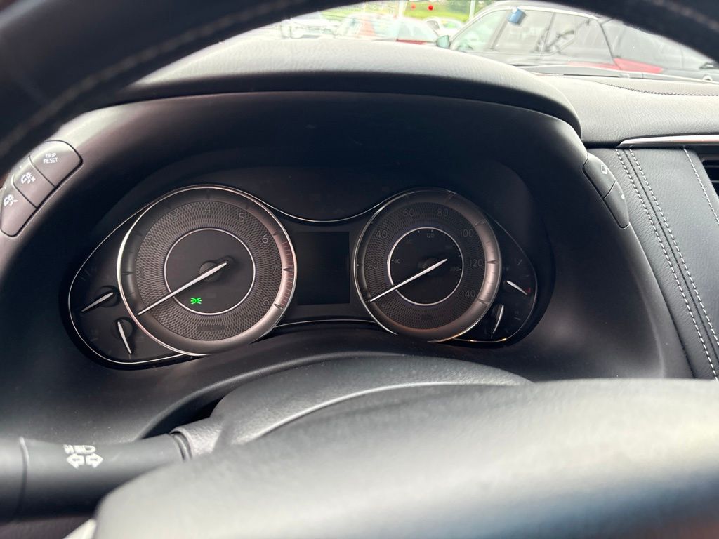 2015 INFINITI QX80 — photo 5
