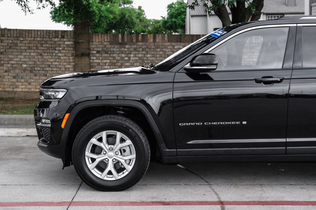 used 2023 Jeep Grand Cherokee car, priced at $34,153