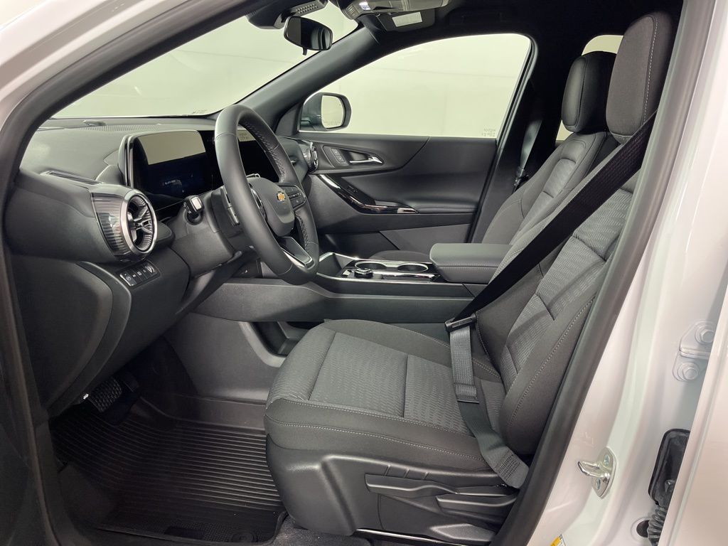 Thumbnail: 2026 Chevrolet Equinox - 21