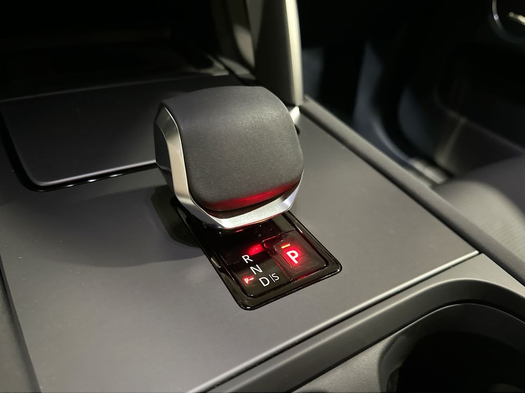 Thumbnail: 2026 Land Rover Discovery Sport - 12