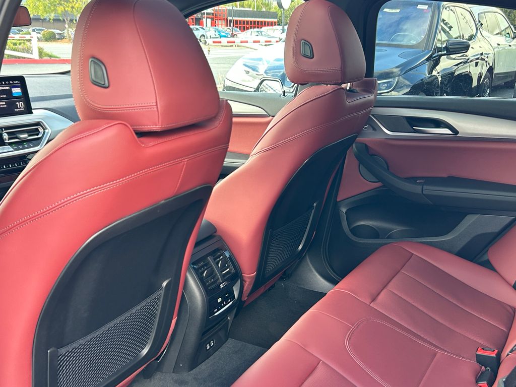 Thumbnail: 2025 BMW X4 - 30