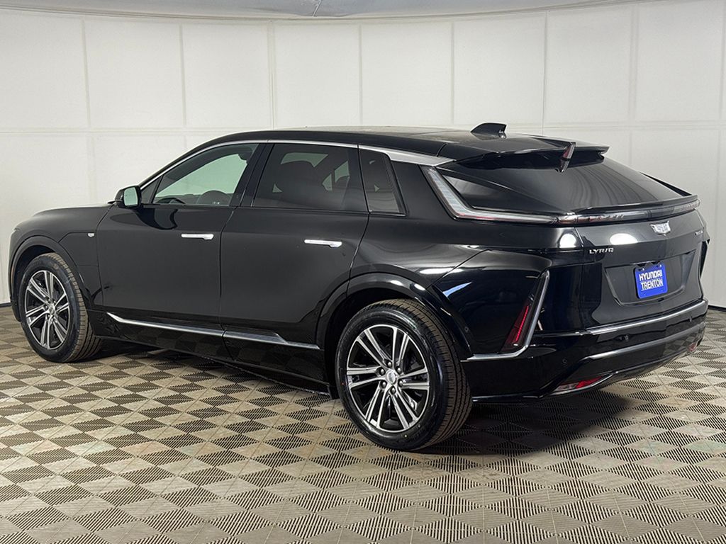 Used 2024 Black Cadillac Luxury image 11