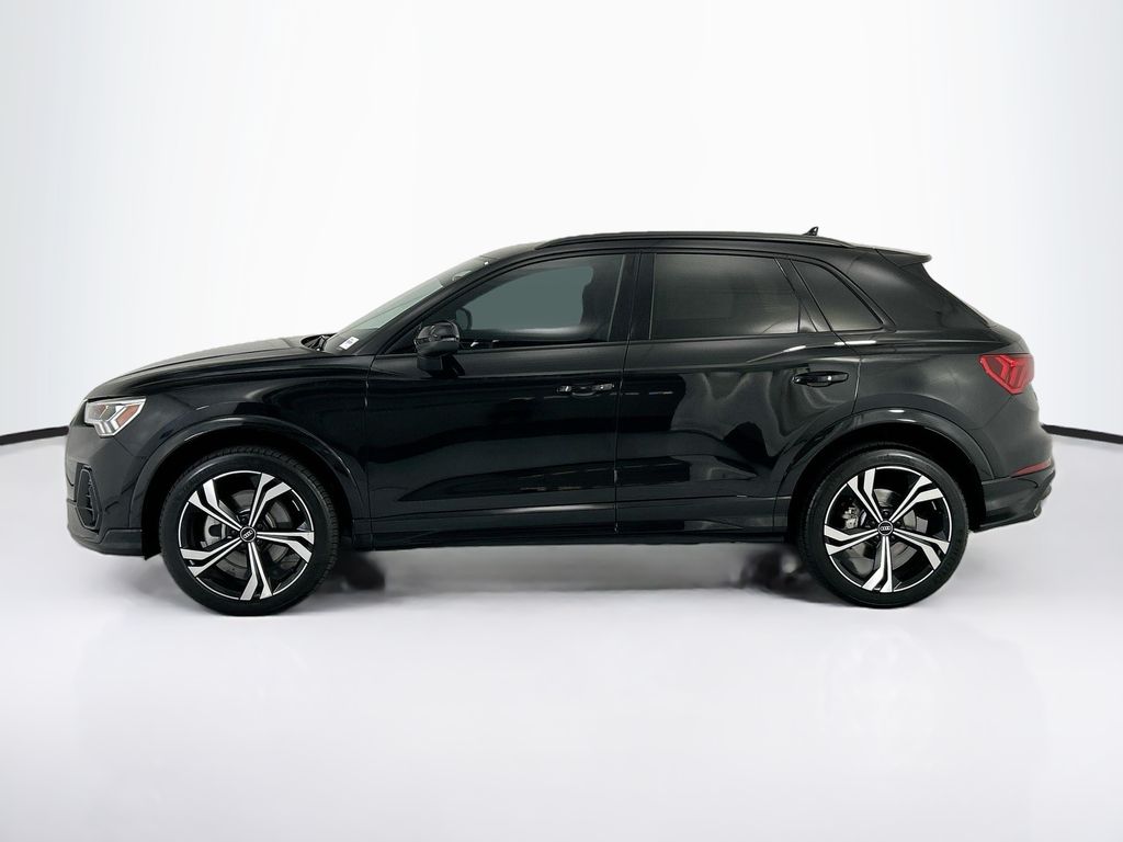 Thumbnail: 2023 Audi Q3 - 8