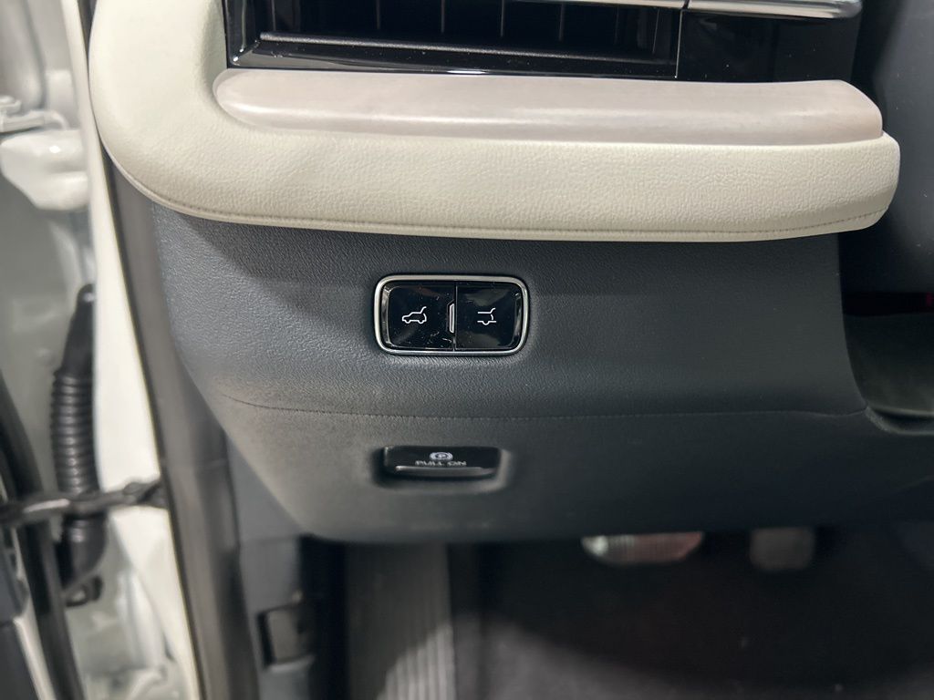 new 2026 Lincoln Navigator car, priced at $106,480