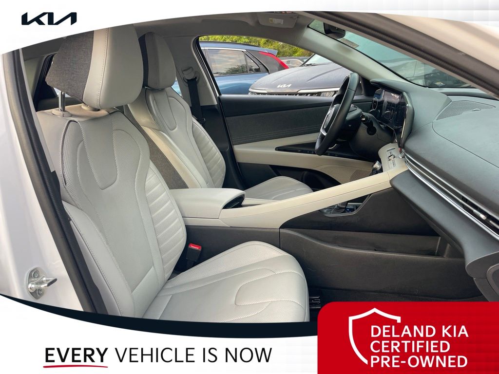 Used 2024 Hyundai Elantra Sedan