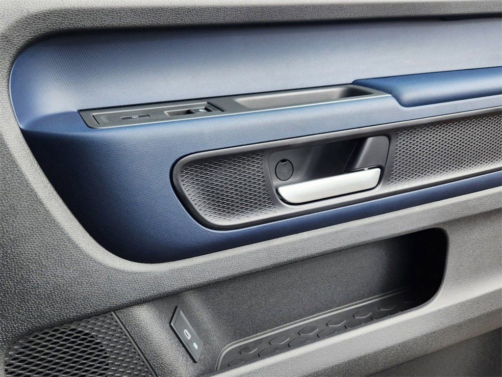 2025 Volkswagen ID. Buzz PRO S - Photo 17