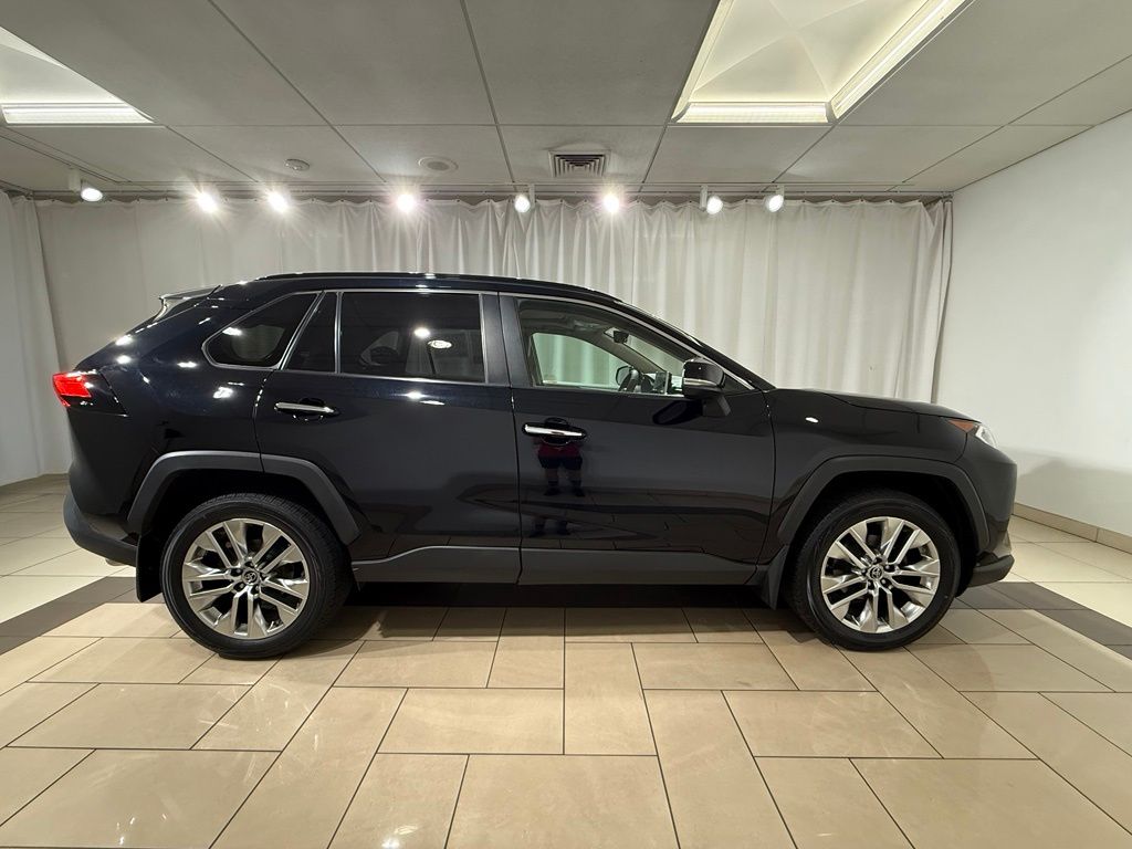 Thumbnail: 2019 Toyota RAV4 - 6
