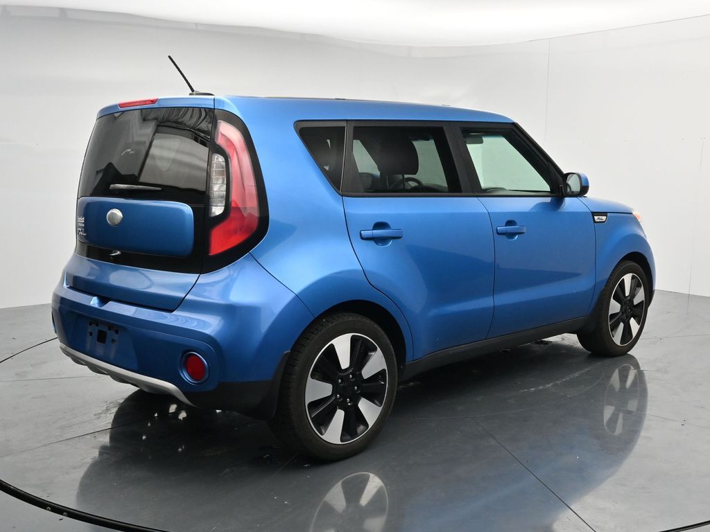 Used 2017 Blue Kia Plus image 7