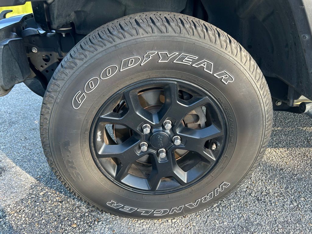 Thumbnail: 2021 Jeep Wrangler - 10