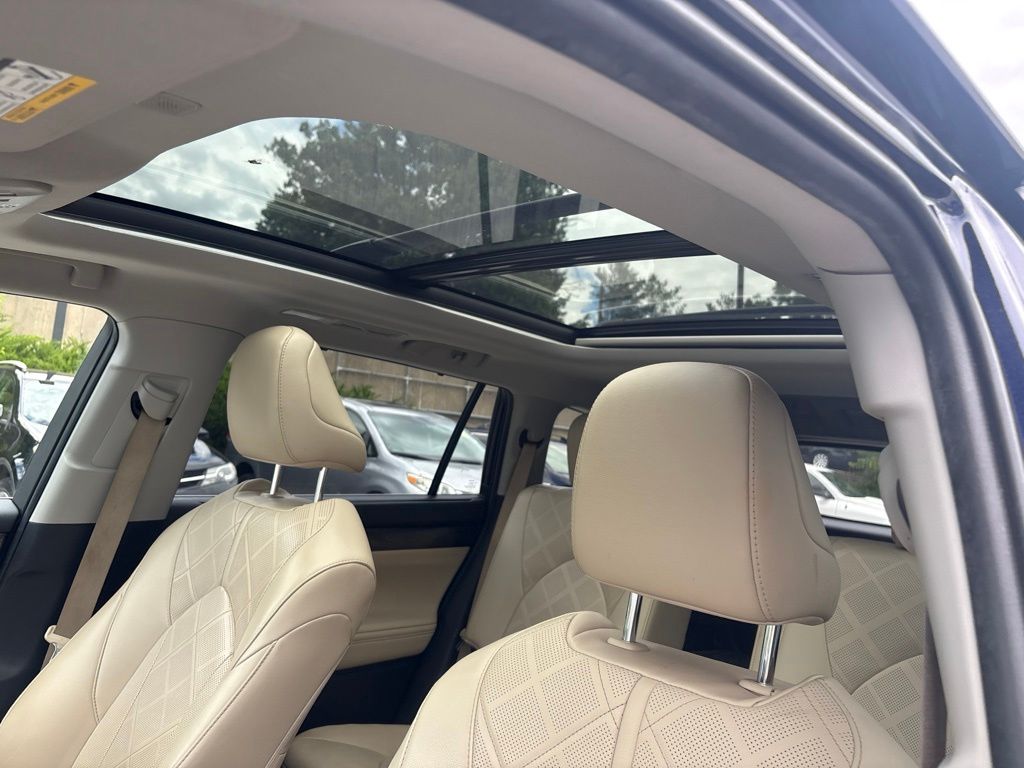 Used 2023  Toyota Platinum image 10