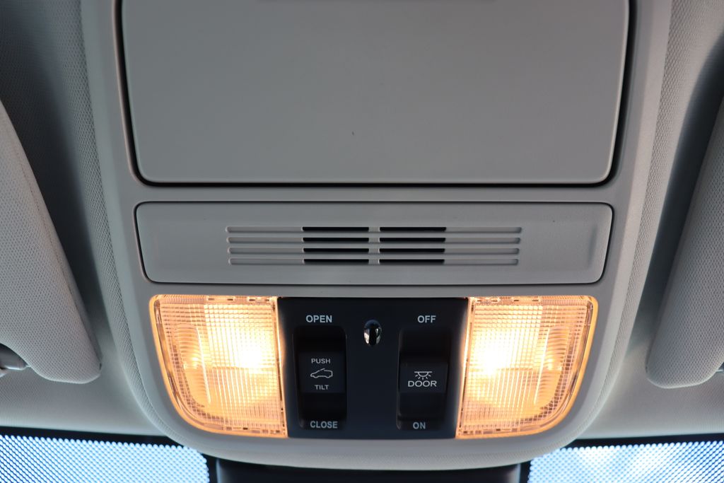 Thumbnail: 2026 Honda Odyssey - 26