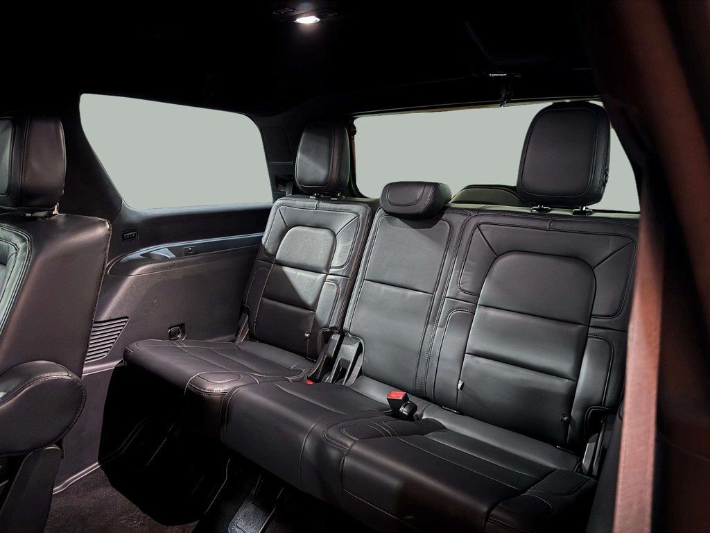 Certified Used 2023 Infinite Black Metallic Clearcoat Lincoln Reserve image 26