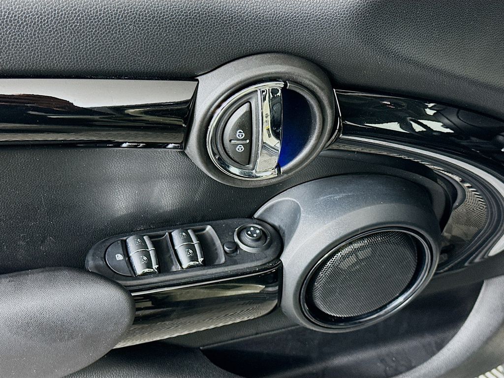 2016 MINI Cooper Base 16