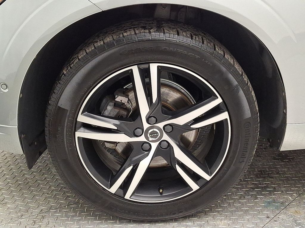 Thumbnail: 2018 Volvo XC60 - 8