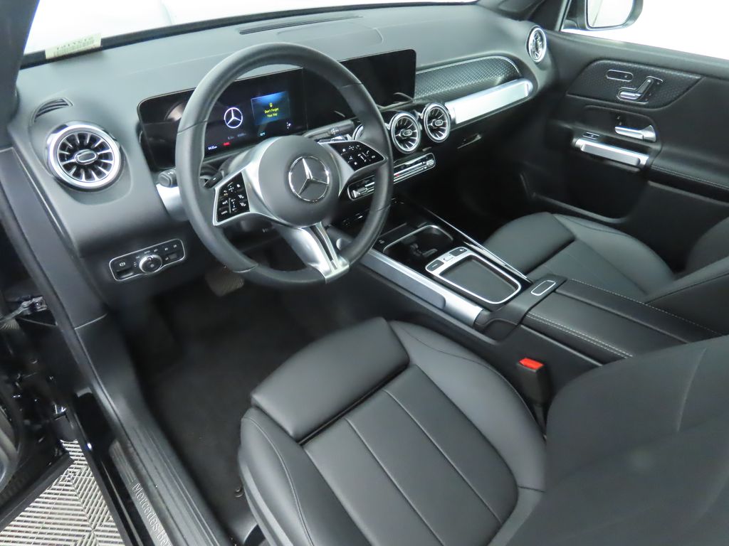 Thumbnail: 2025 Mercedes-Benz GLB - 9