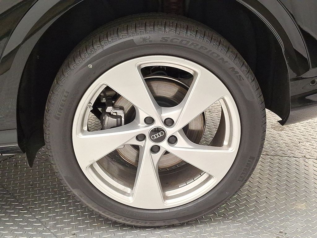 Thumbnail: 2025 Audi Q5 - 5