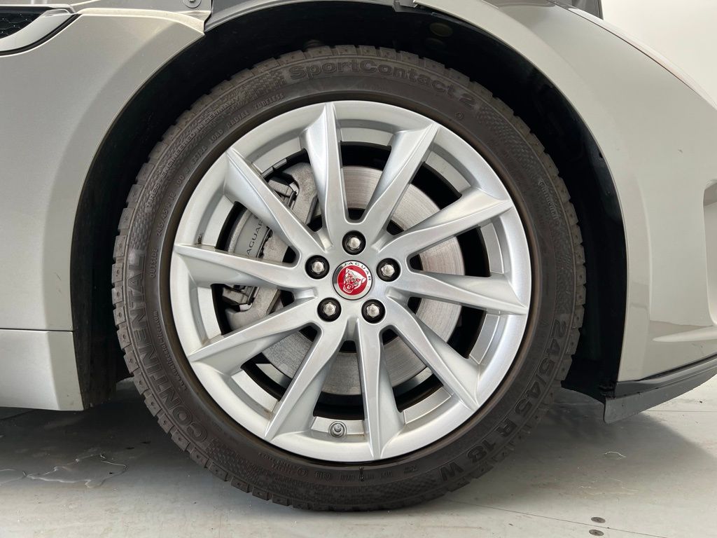 Thumbnail: 2019 Jaguar F-Type - 27