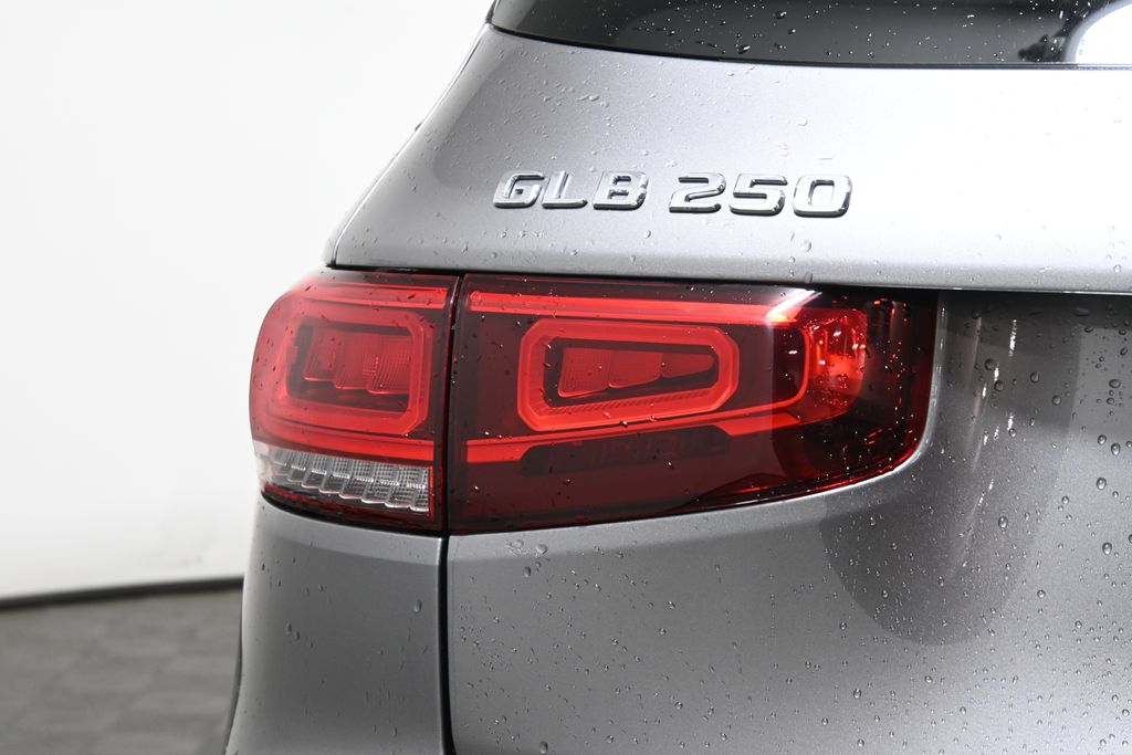 2021 Mercedes-Benz GLB 250 12