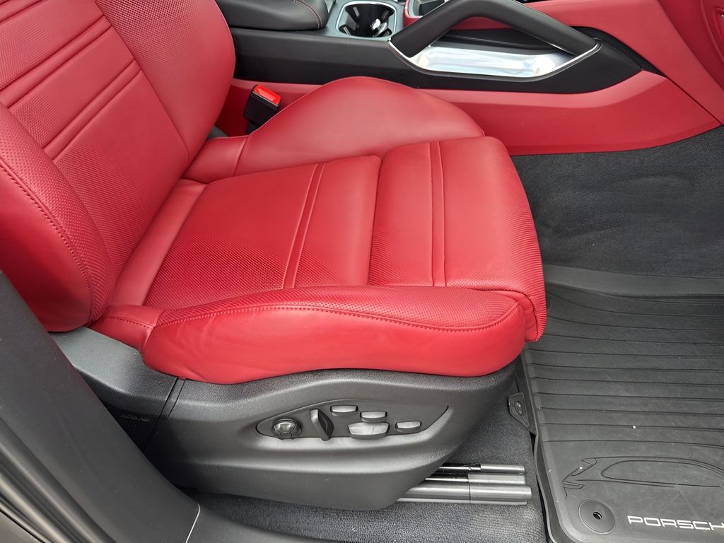 Used Car 2023 Porsche Cayenne E-hybrid  Turbo S For Sale In Austin, Texas