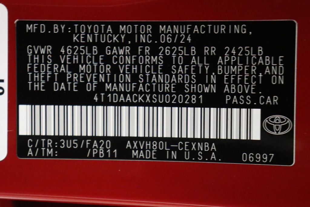 2025 Toyota Camry LE 17