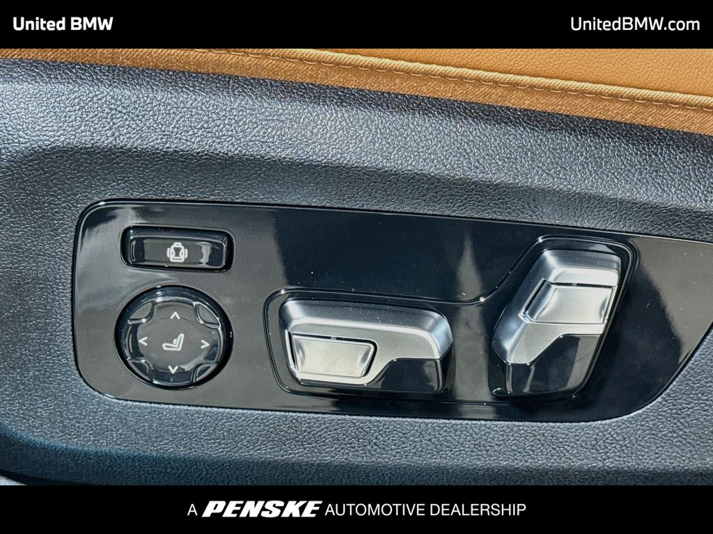 Thumbnail: 2027 BMW X7 - 4