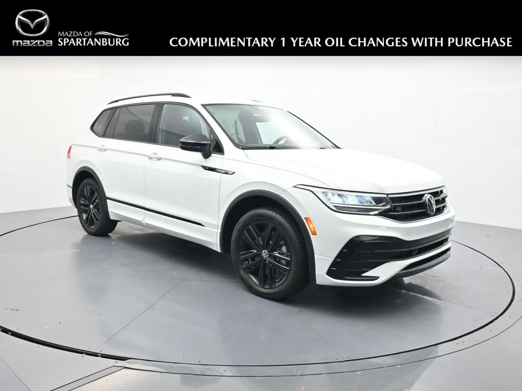 Pure White 2022 Volkswagen Tiguan SUV / Crossover Front-Wheel Drive 8-Speed Automatic