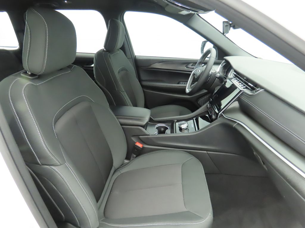 Thumbnail: 2025 Jeep Grand Cherokee - 20