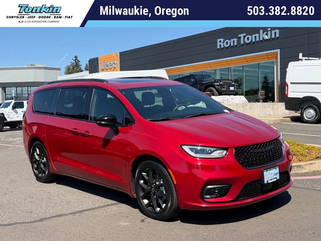 2025 Chrysler Pacifica Rojo (Red Hot Pearlcoat) Minivan Tracción delantera 9 velocidades Automática